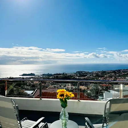 Harbour Sea View House بيت للعطل فونشال